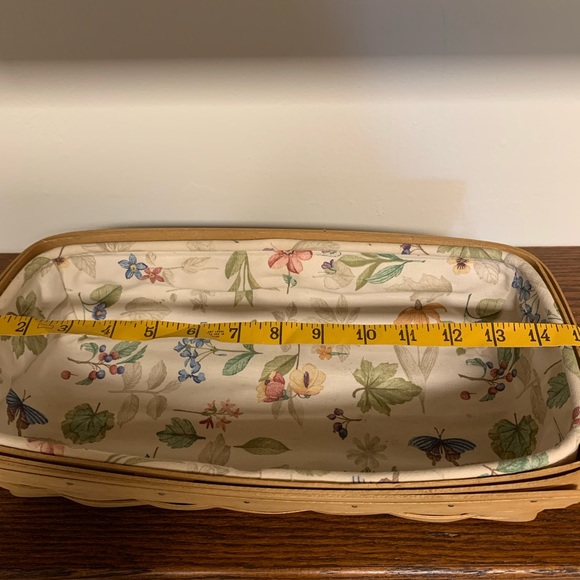 Longaberger oblong fabric lined 15 x8 basket - Picture 4 of 9